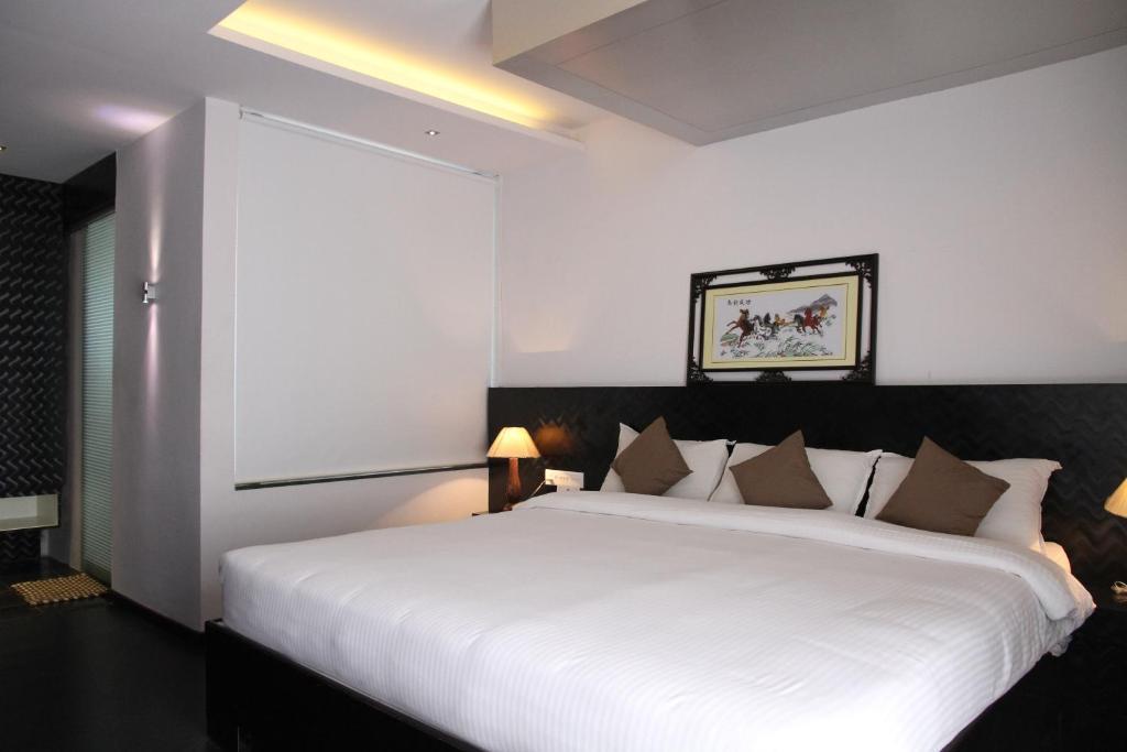 Hotel Gokulam Park Chennai Exterior photo