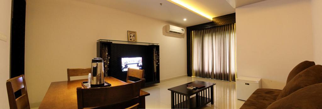 Hotel Gokulam Park Chennai Exterior photo