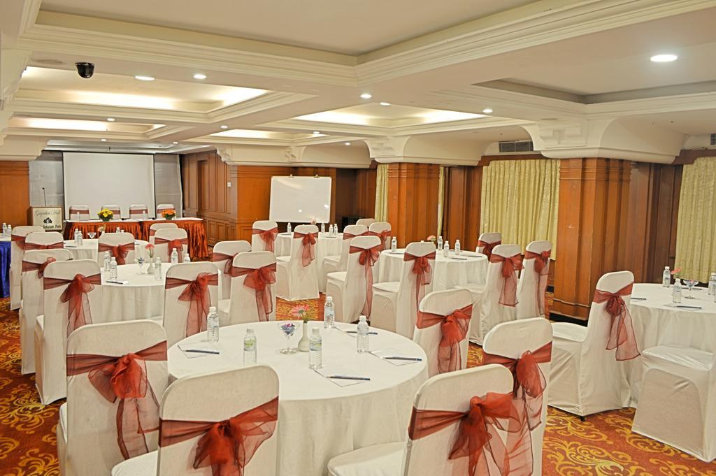 Hotel Gokulam Park Chennai Exterior photo