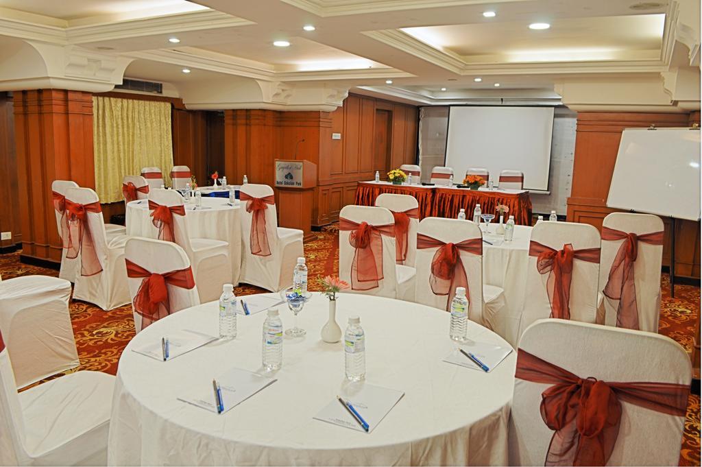 Hotel Gokulam Park Chennai Exterior photo