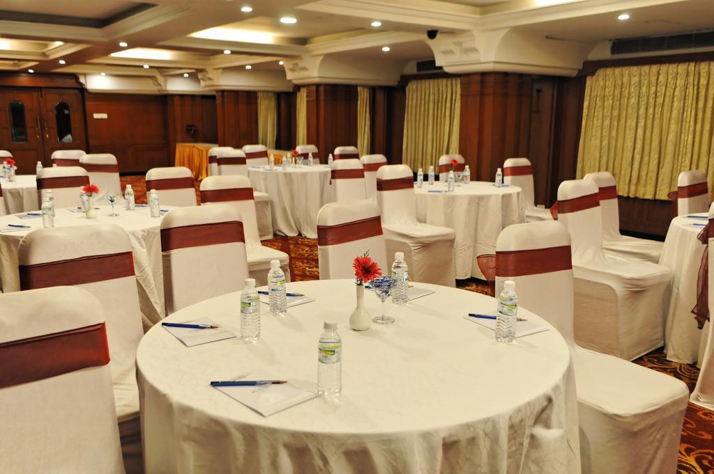 Hotel Gokulam Park Chennai Exterior photo
