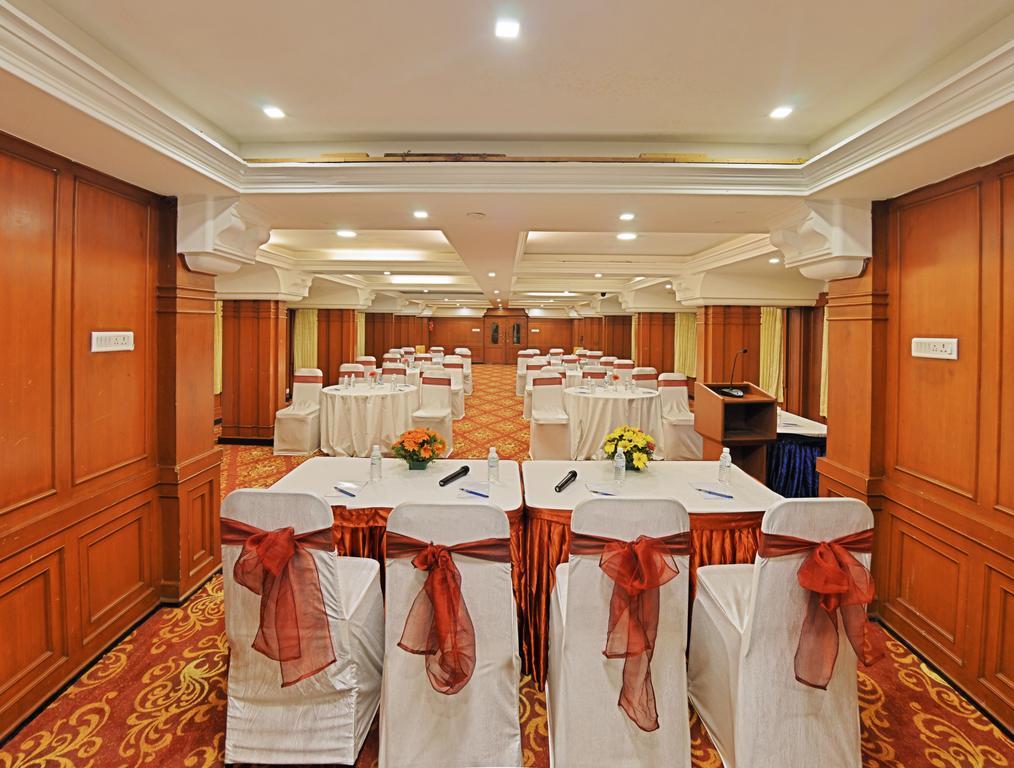 Hotel Gokulam Park Chennai Exterior photo