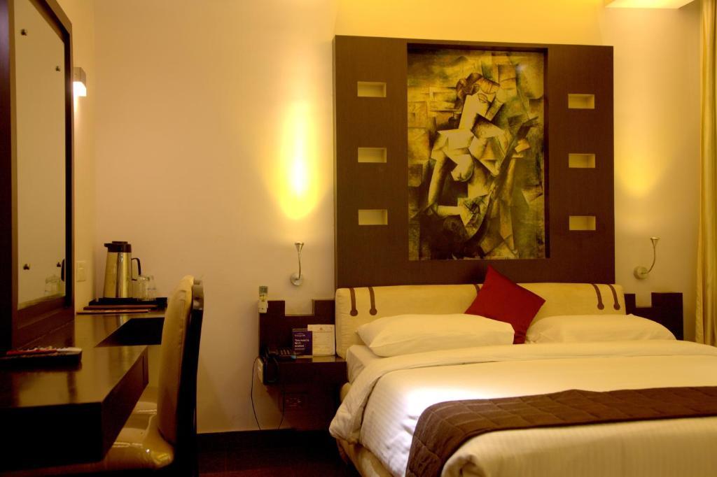 Hotel Gokulam Park Chennai Exterior photo