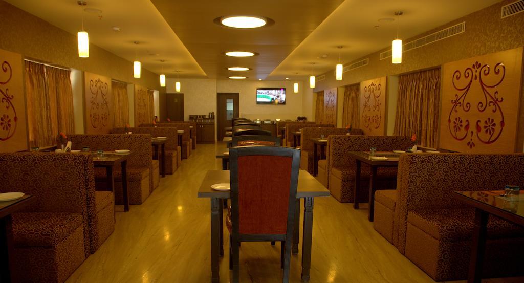 Hotel Gokulam Park Chennai Exterior photo