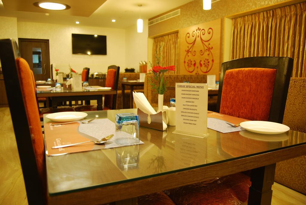 Hotel Gokulam Park Chennai Exterior photo