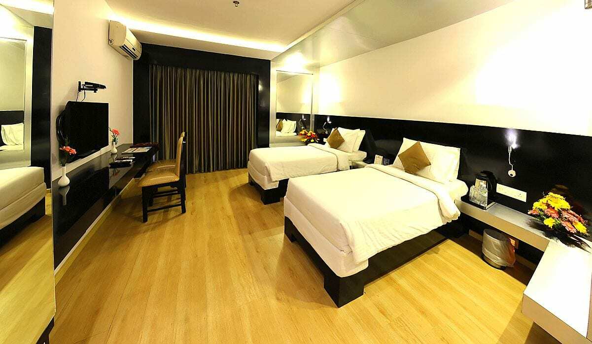 Hotel Gokulam Park Chennai Exterior photo